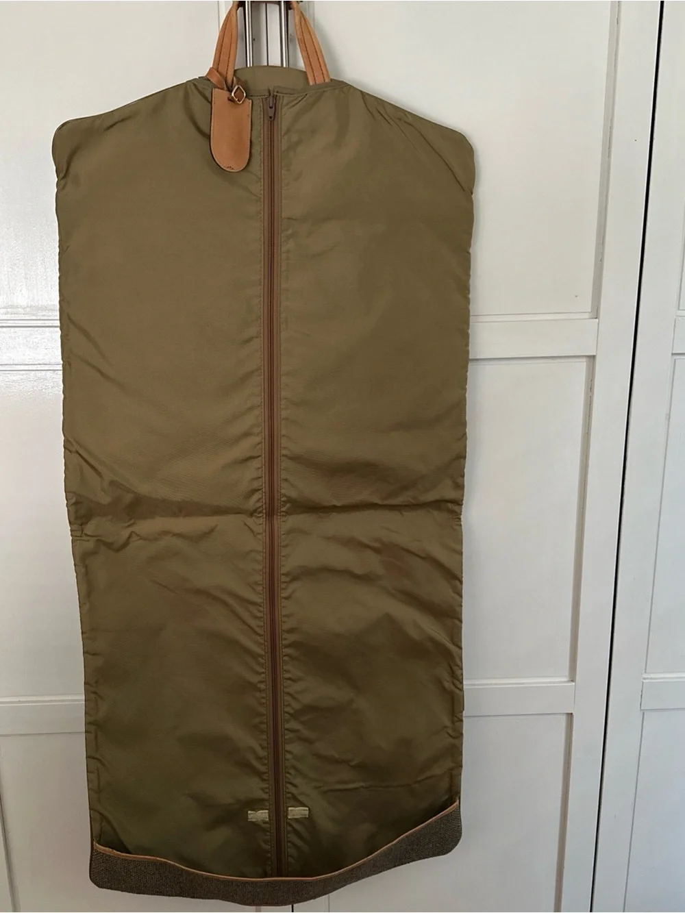 Hartmann Garment Bag for Men in Brown twill with Tan Trim